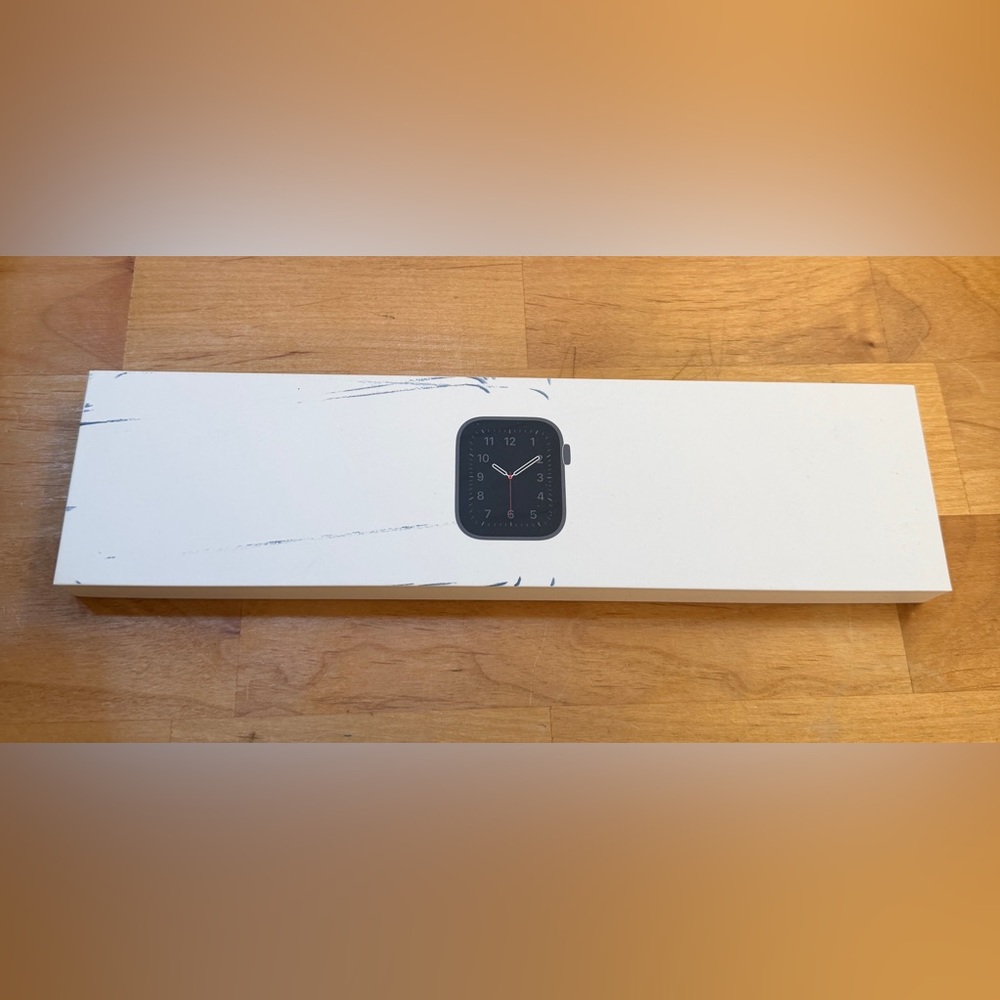 Apple Watch SE 44MM Space Gray Aluminum Case GPS Empty Box Only